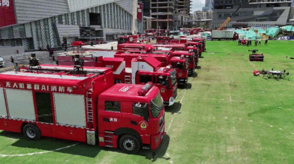 華科爾派出以消防車+消防無人機作戰體系 華科爾派出以消防車+消防無人機作戰體系