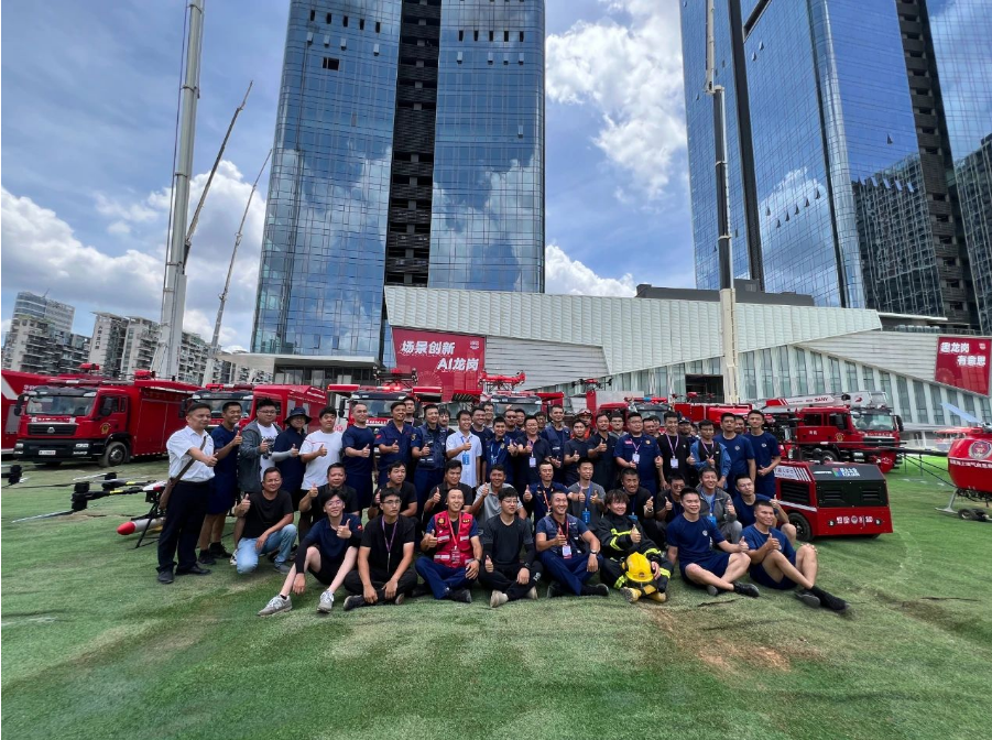 參與演練的全體飛手團隊合影 參與演練的全體飛手團隊合影